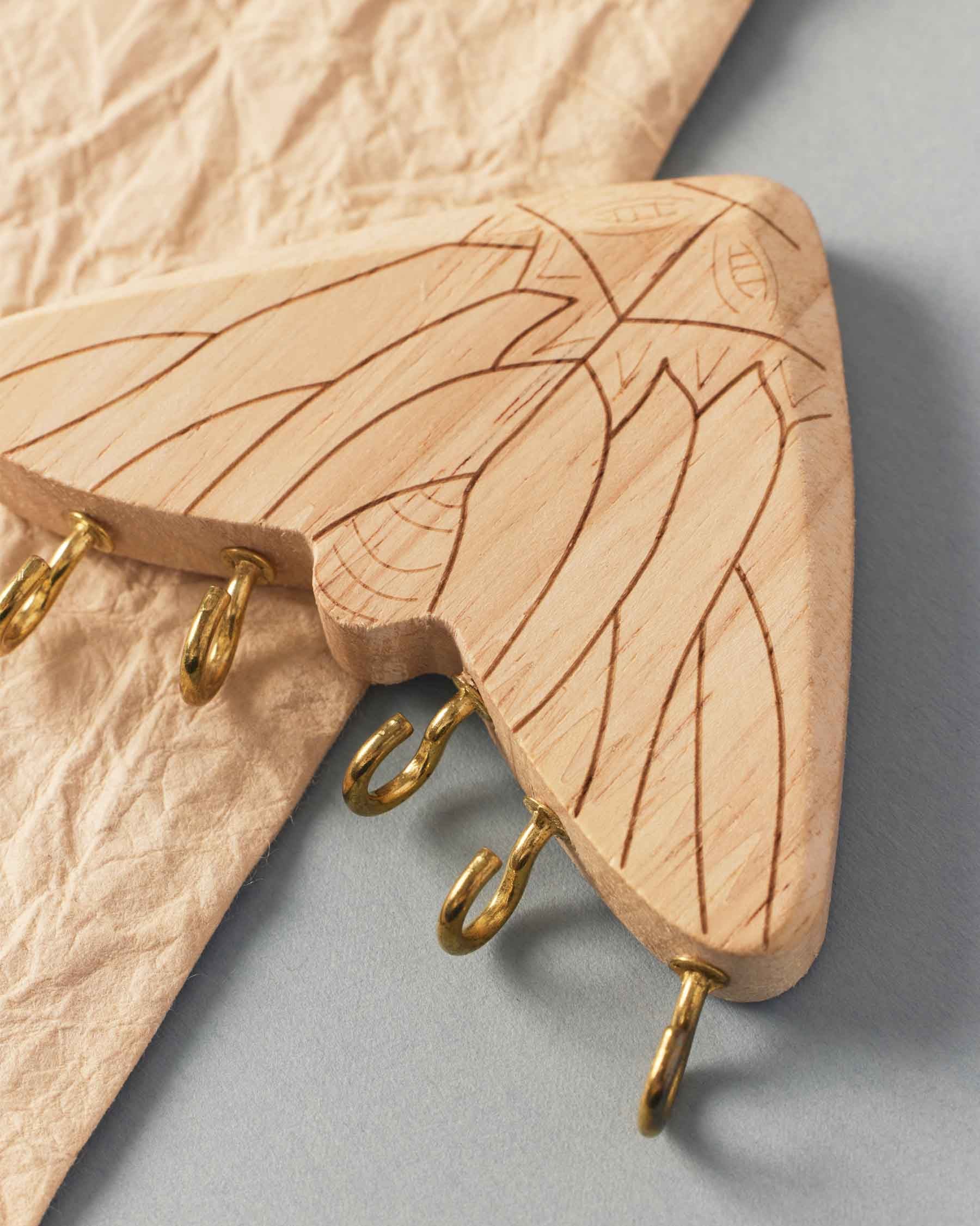 Joyero de madera con forma de Polilla
