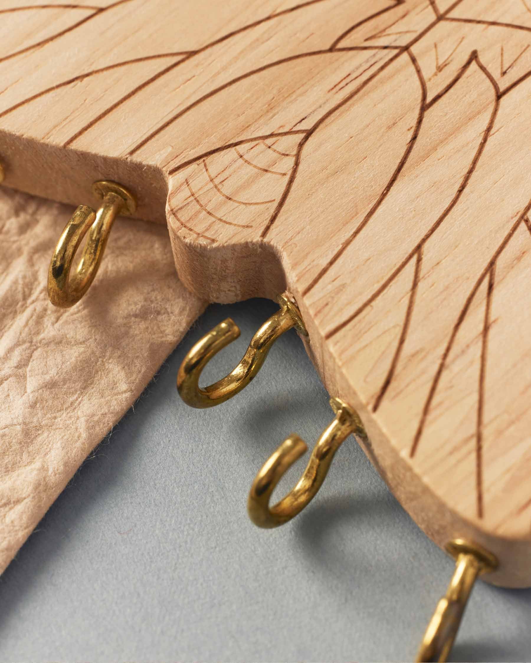 Joyero de madera con forma de Polilla