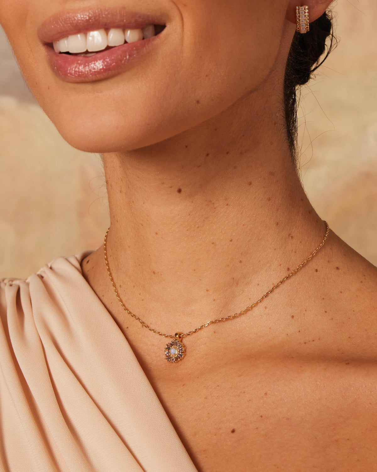 Collar Moon