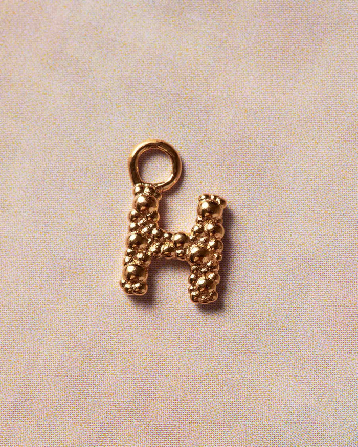 Charm Sand Dust Lettre H