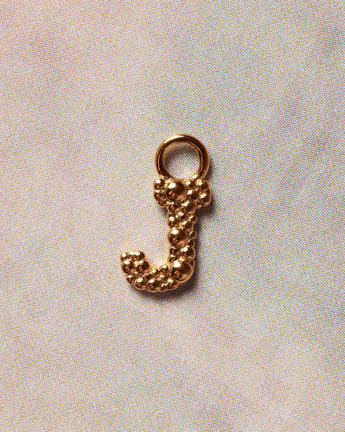 Charm Sand Dust Lettre J