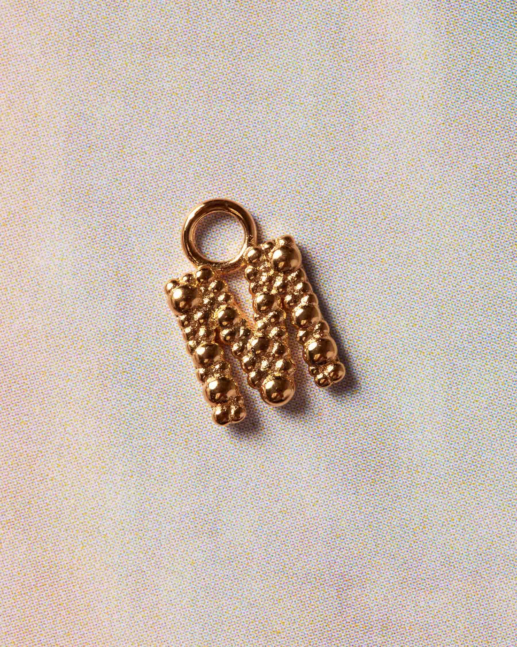 Charm Sand Dust Buchstabe M