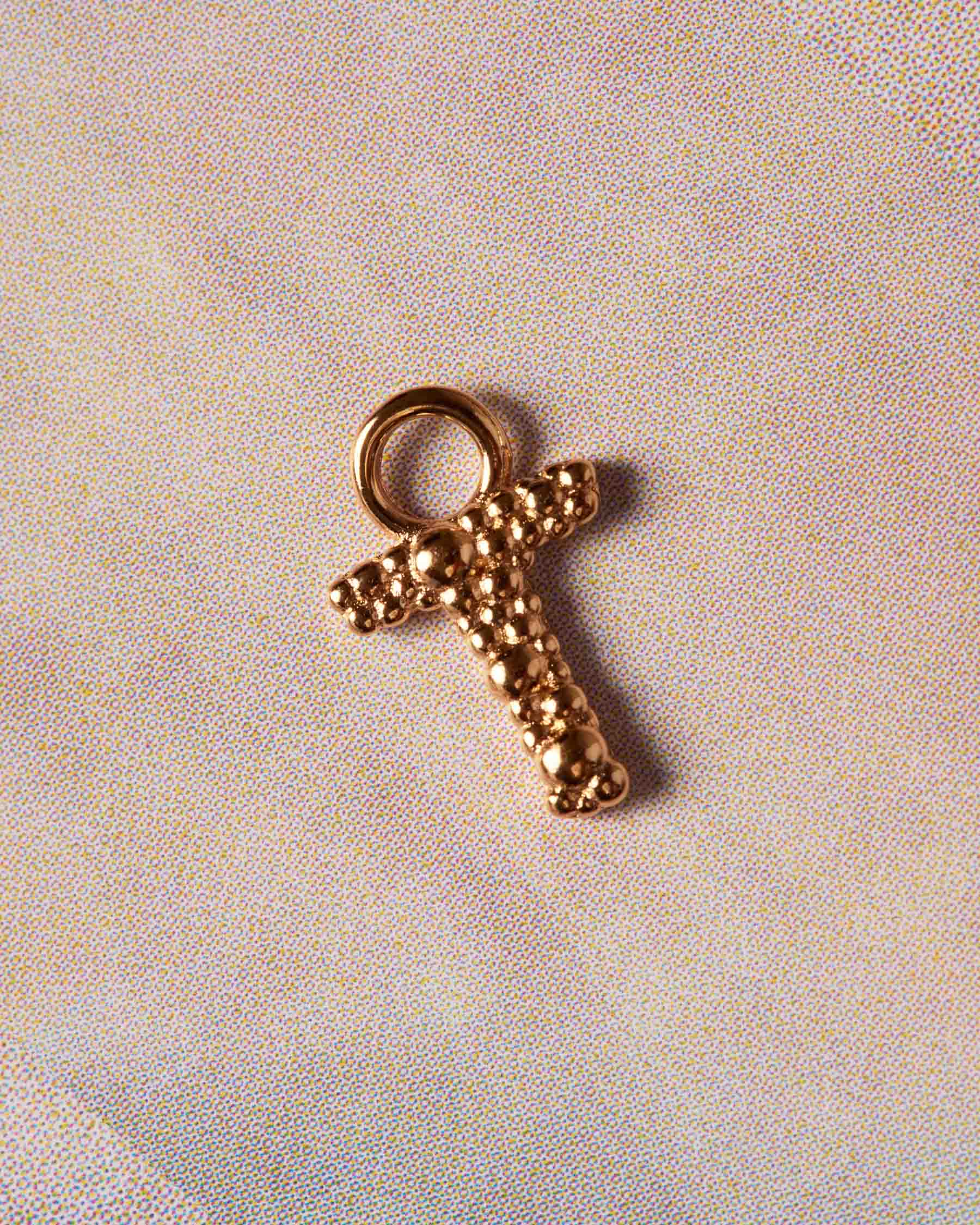 Charm Sand Dust Buchstabe T