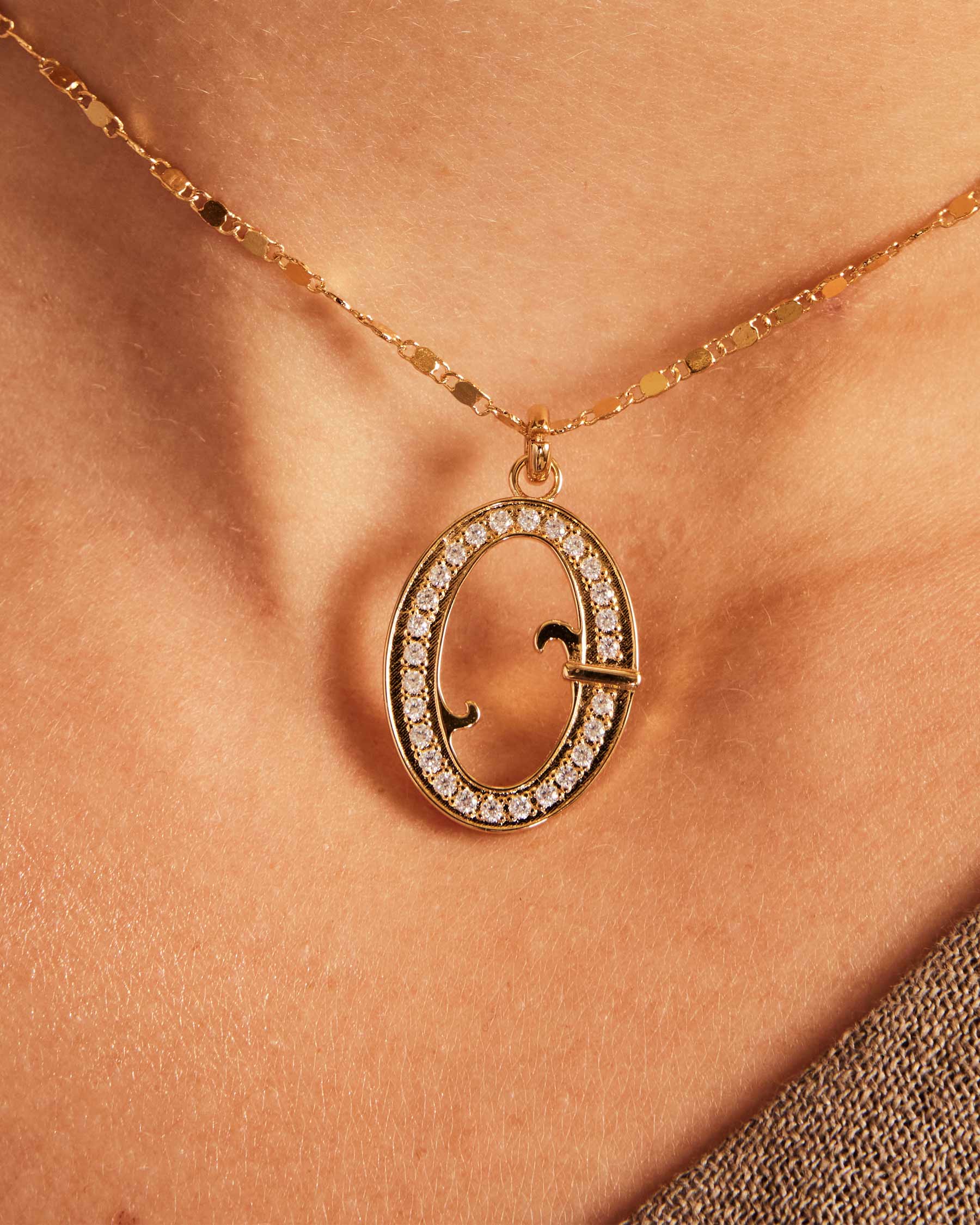 Charm Vintage Letra O