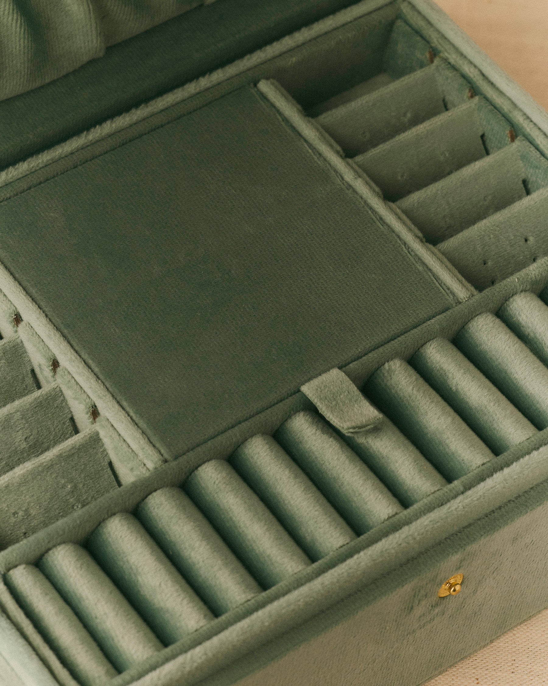 Velvet Xl Jewelry Box