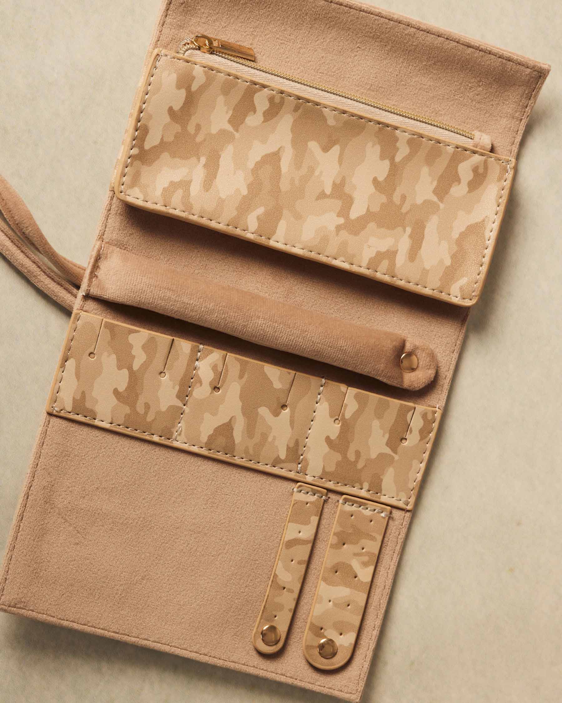 Roll-up Jewelry Box