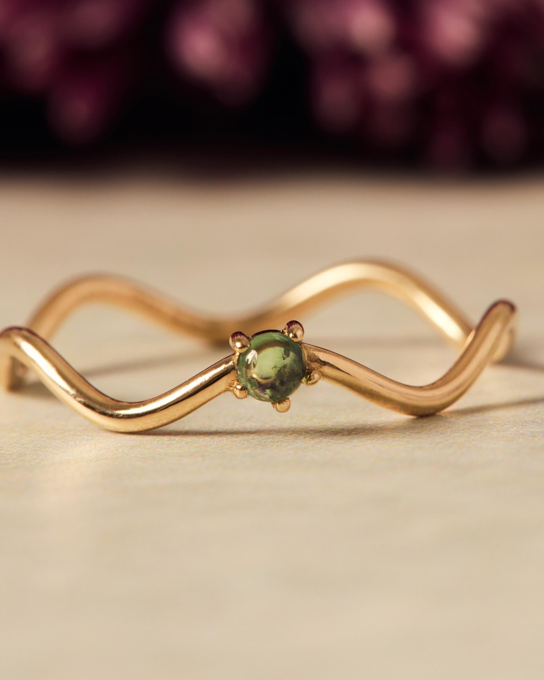 Schlichter Forever Flower Ring aus 18 Karat massivem Gold