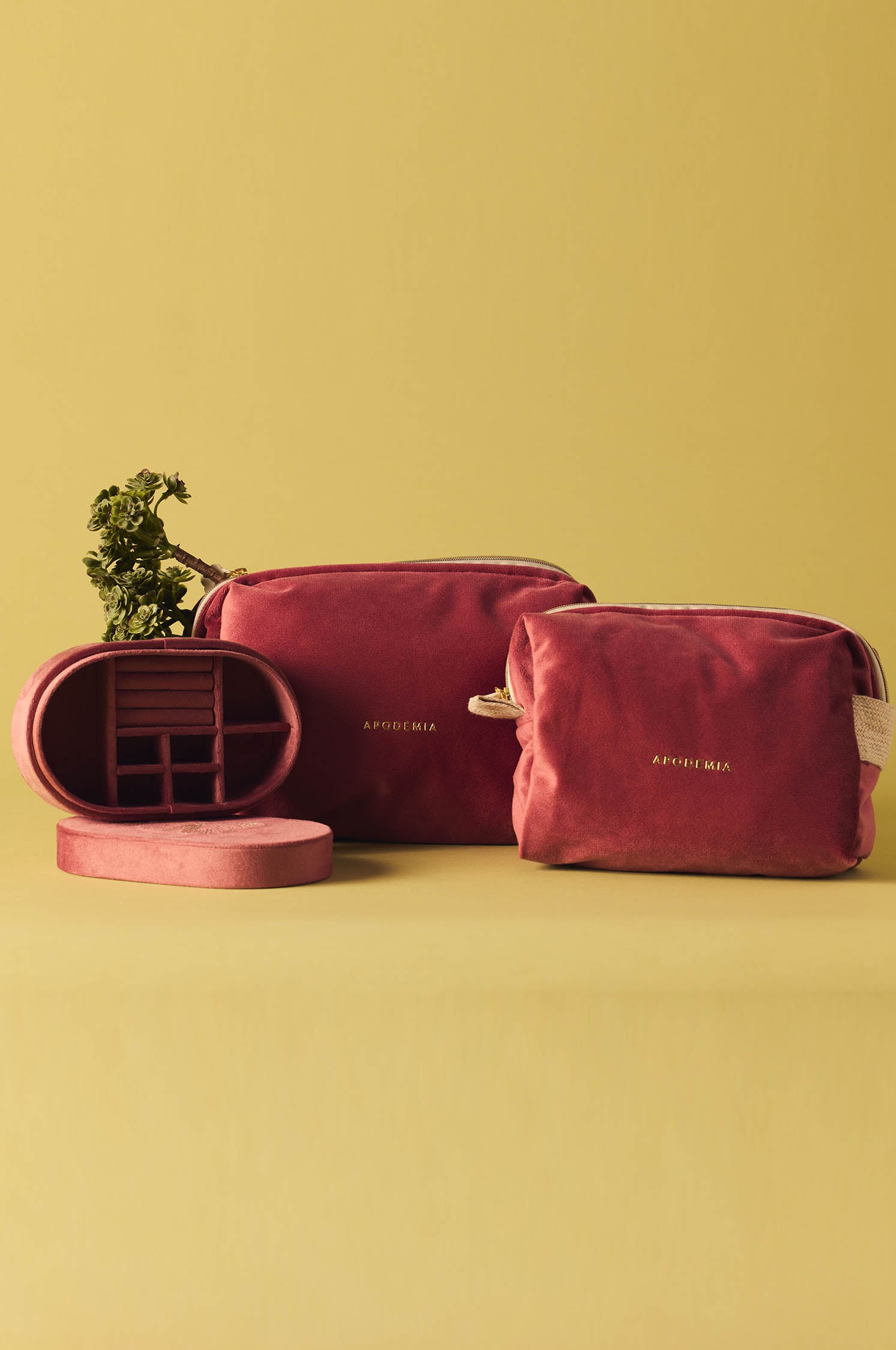 Pink Velvet Toilet Bag M
