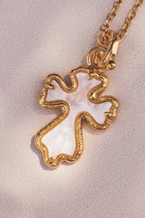 Charm cruz de nacar