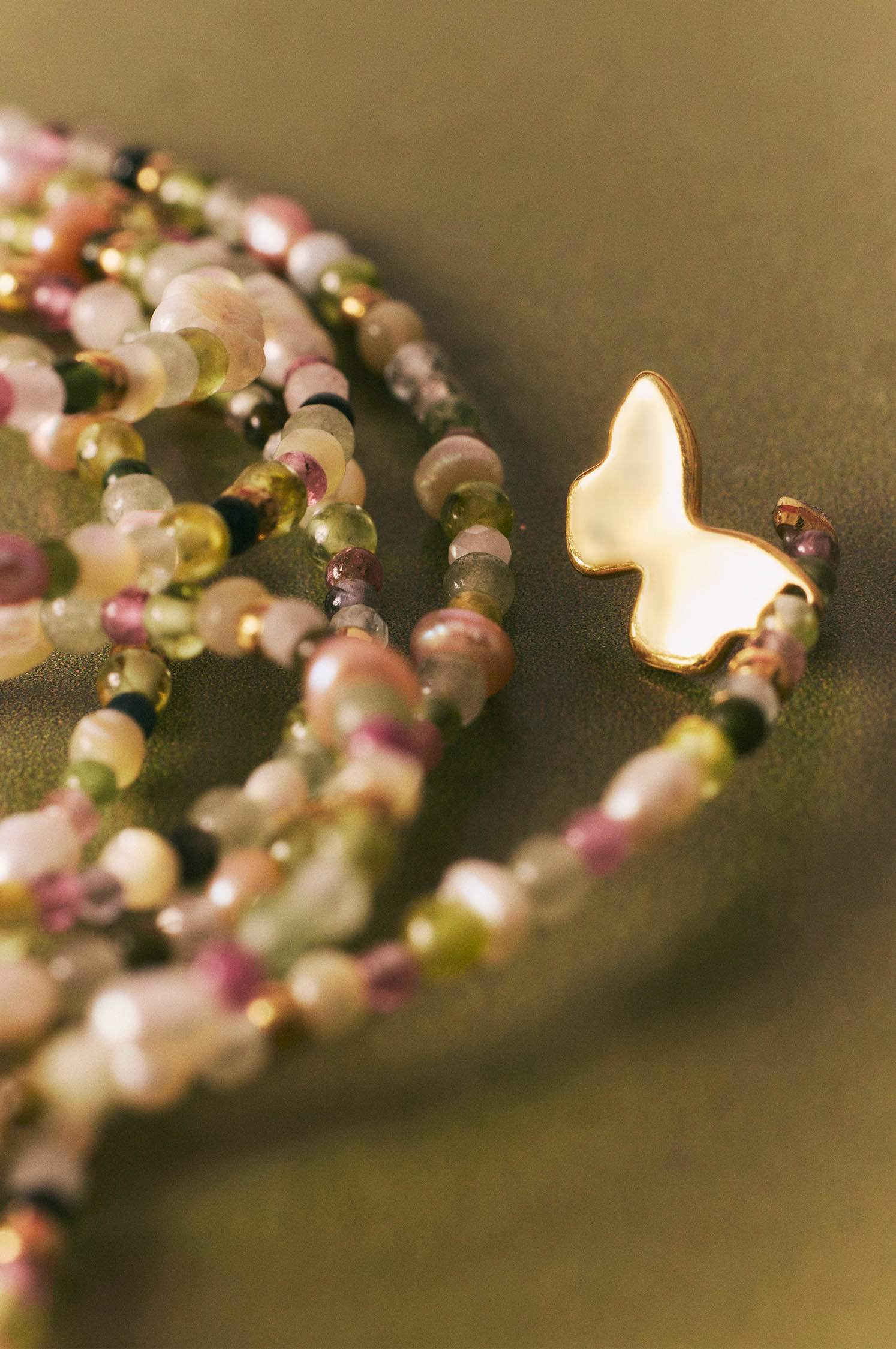 SYLVIA BEACH HAARSCHMUCK