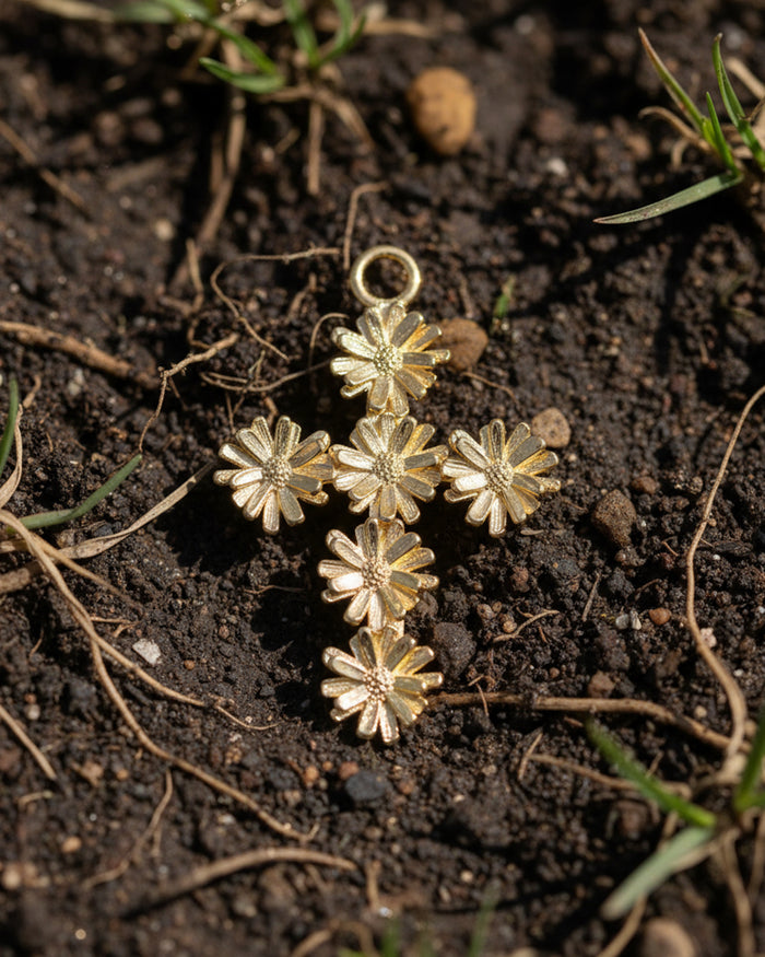 Charm Cross Daisy