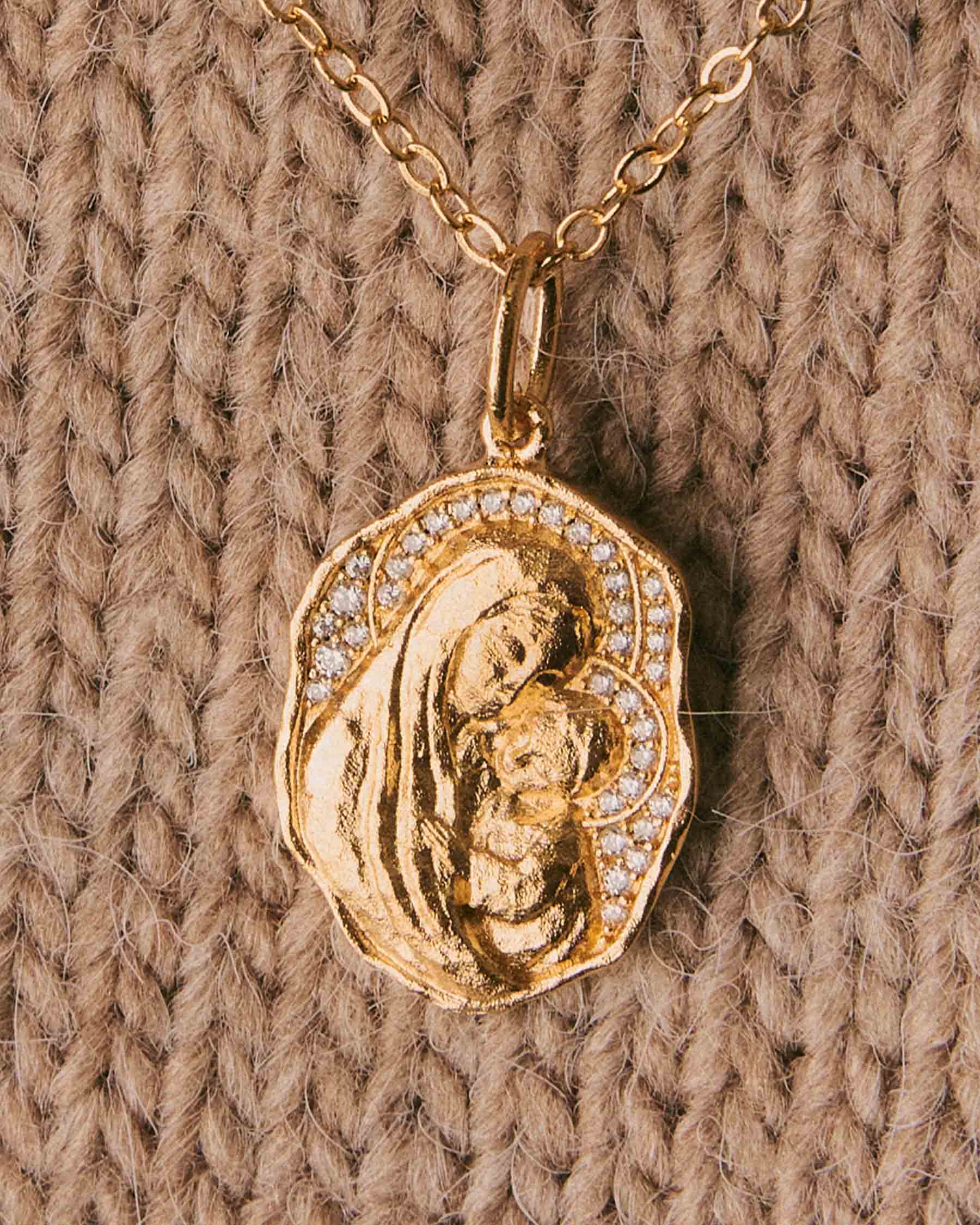 Charm de La virgen María y Niño