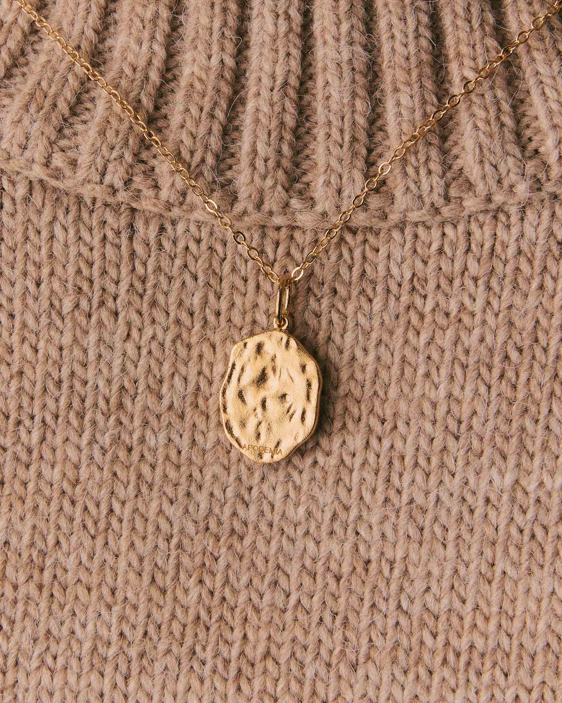 Charm de La virgen María y Niño