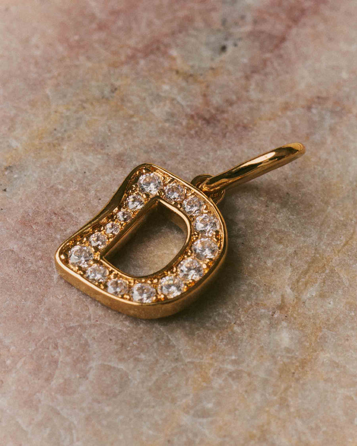 Charm Curve Buchstabe D