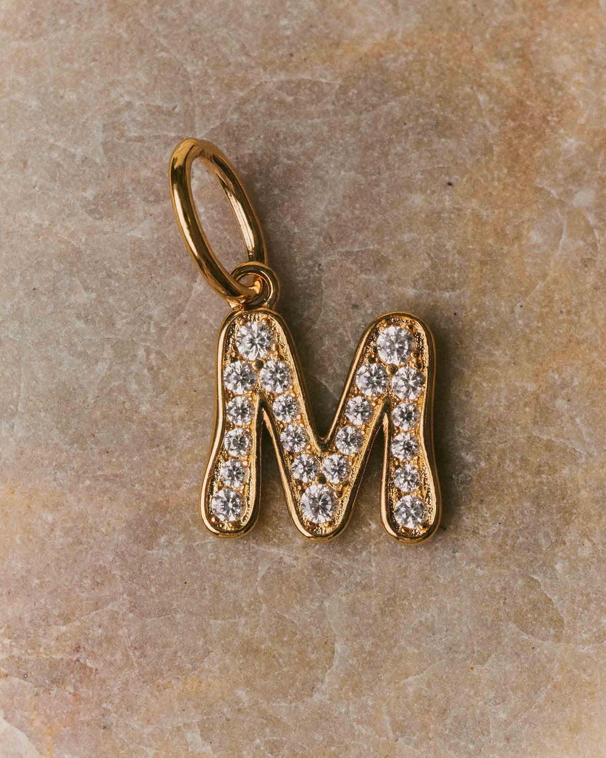 Charm Curve Buchstabe M