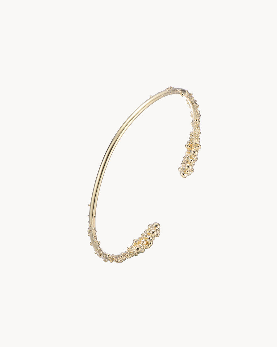 Armband aus starrem Sandstaub