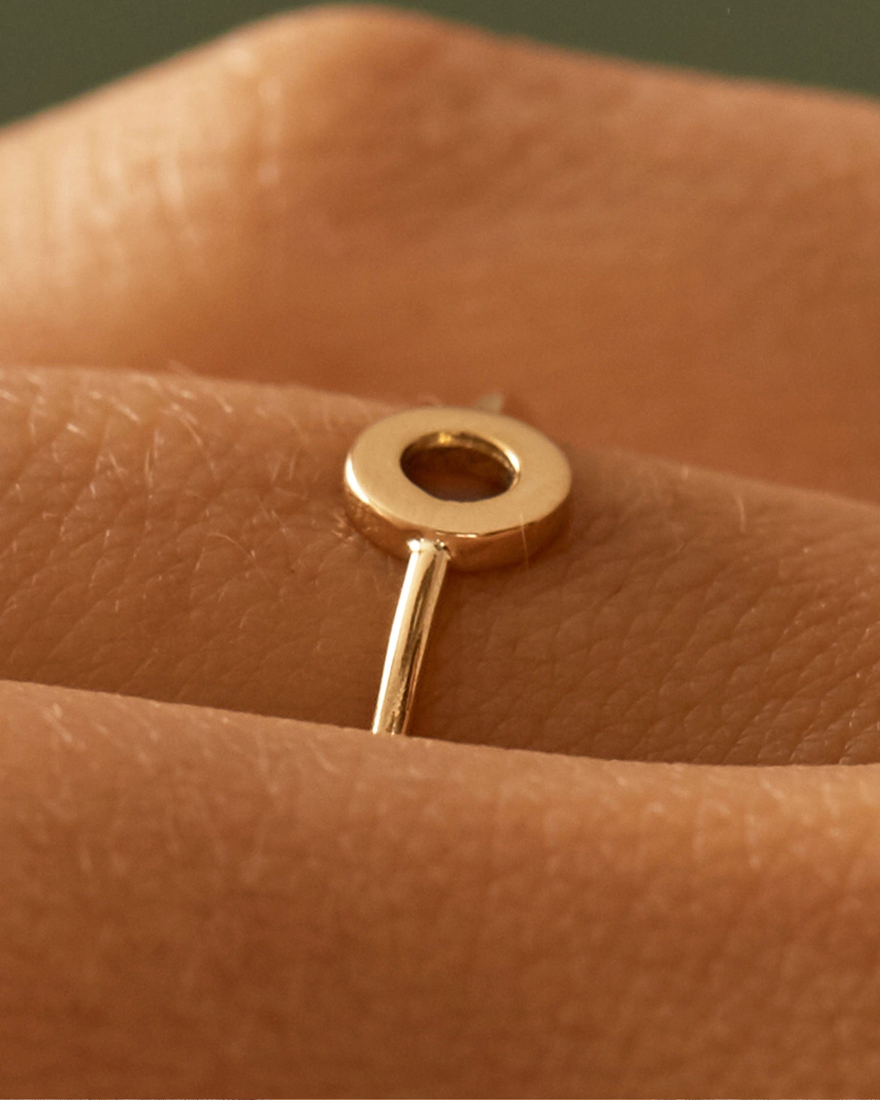 18-karätiger Mini-Ring aus massivem Gold