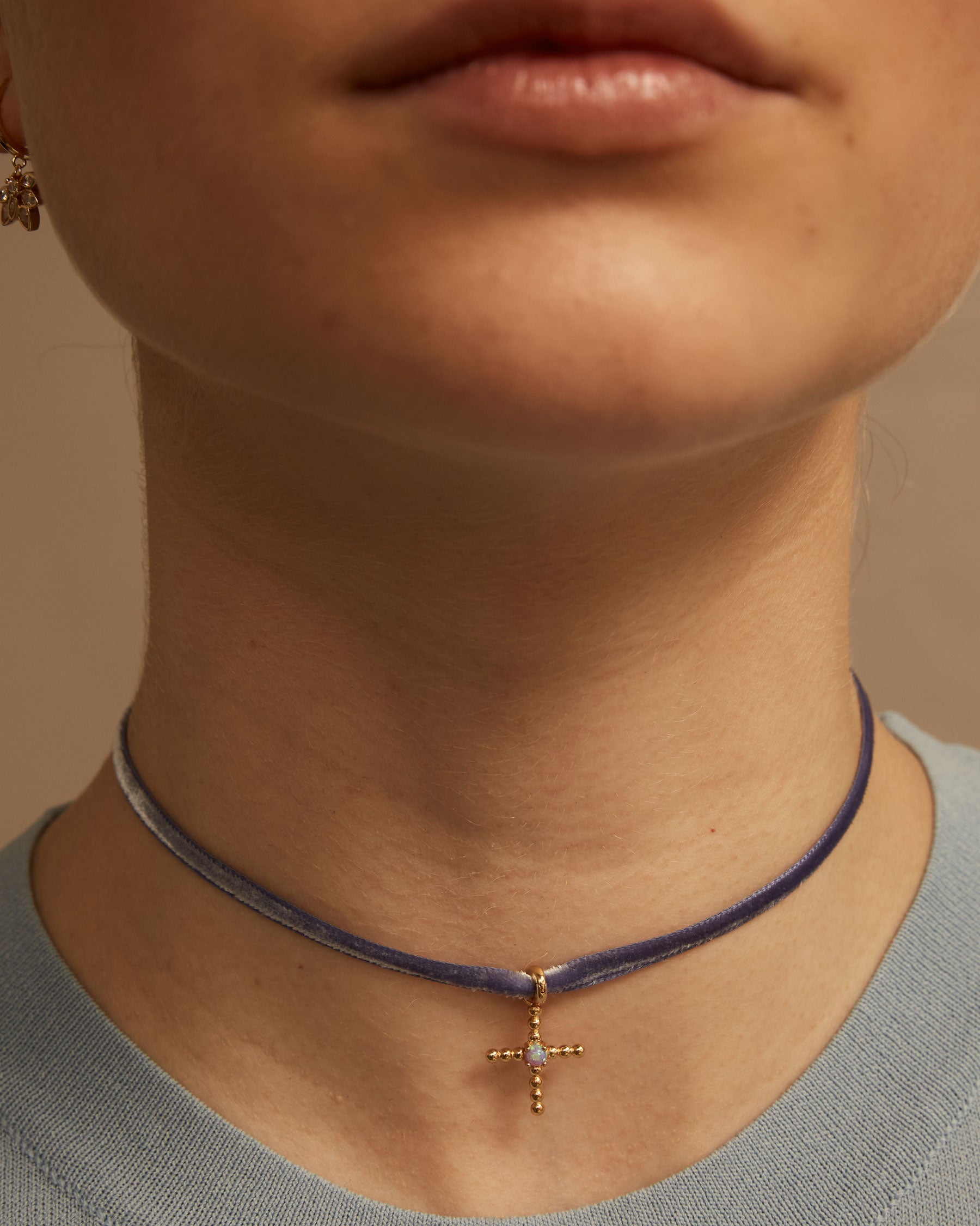 Charm Croix Opale