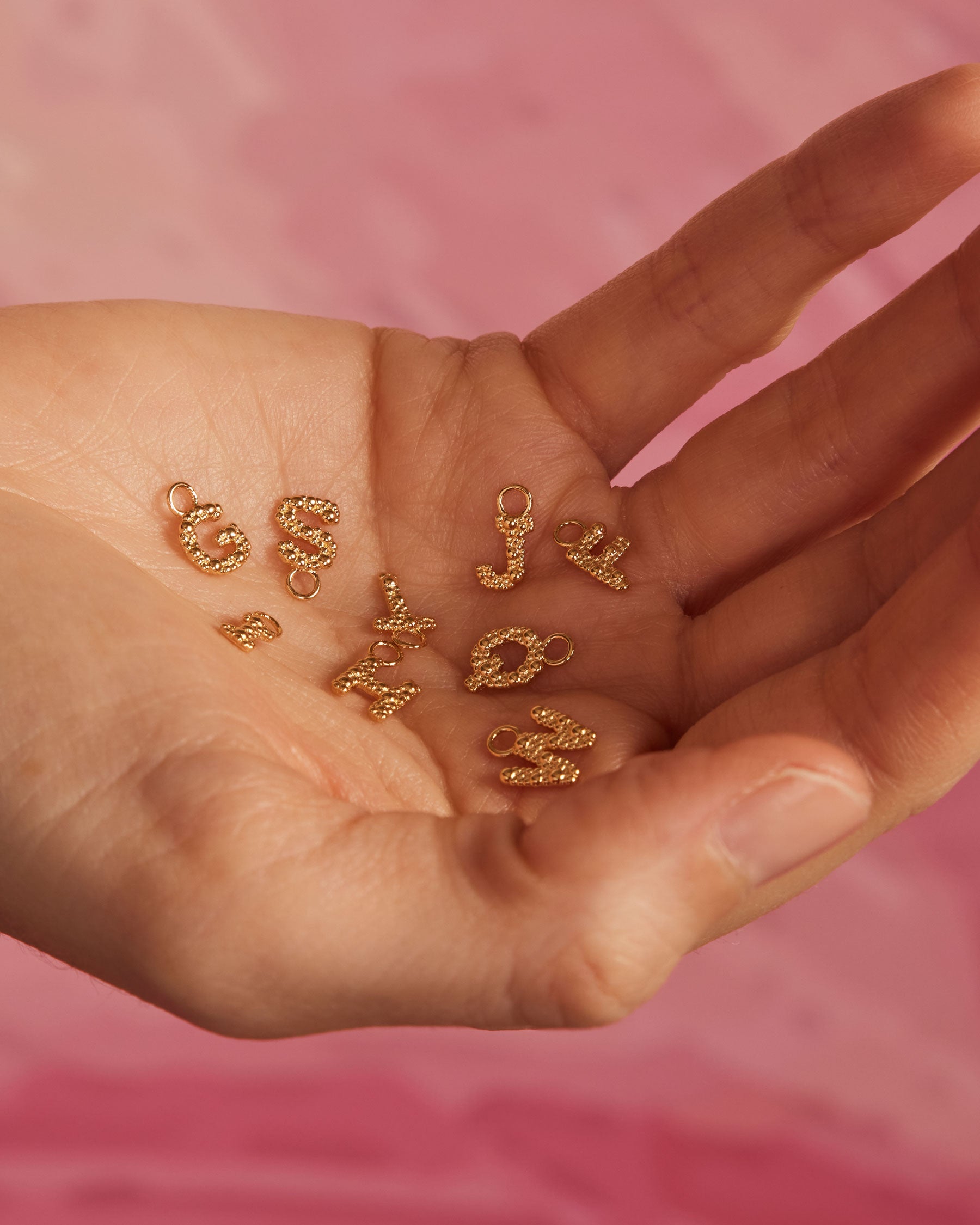 Charm Sand Dust Buchstabe M